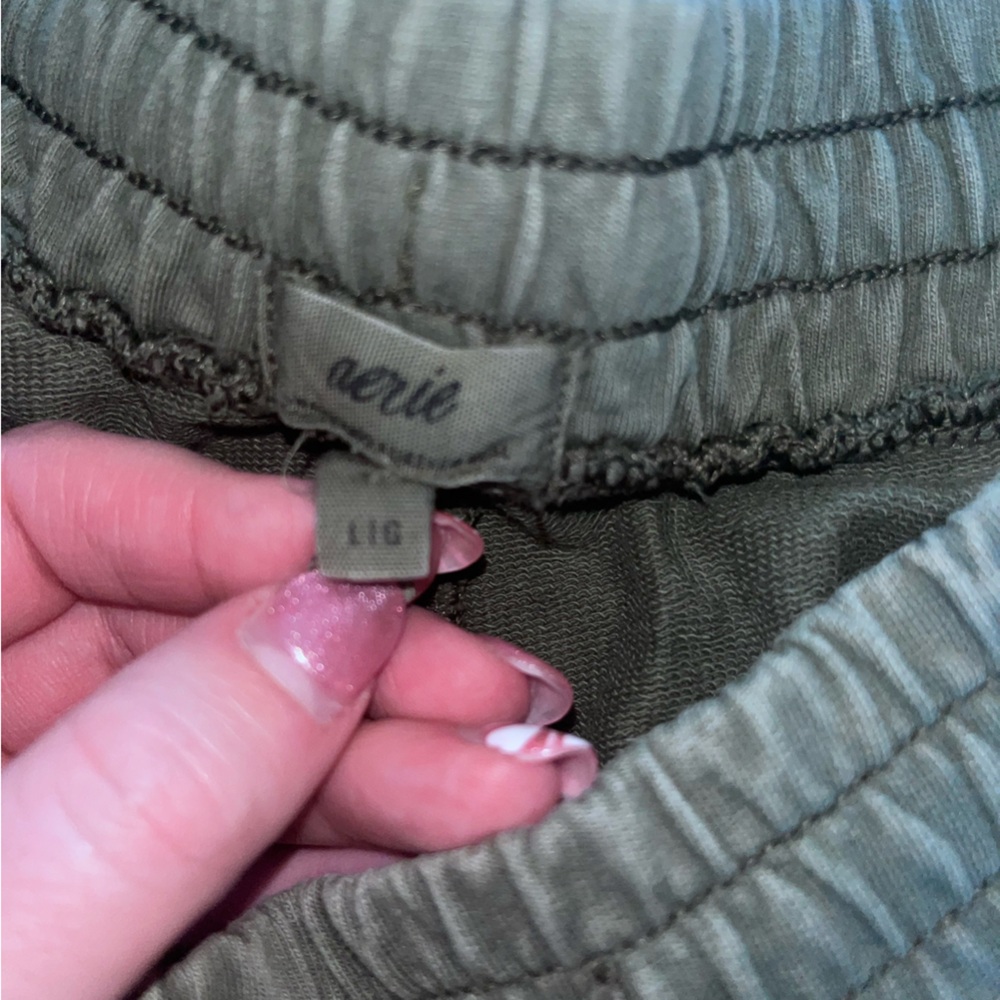 Green Casual Drawstring Shorts - Picture 2 of 2